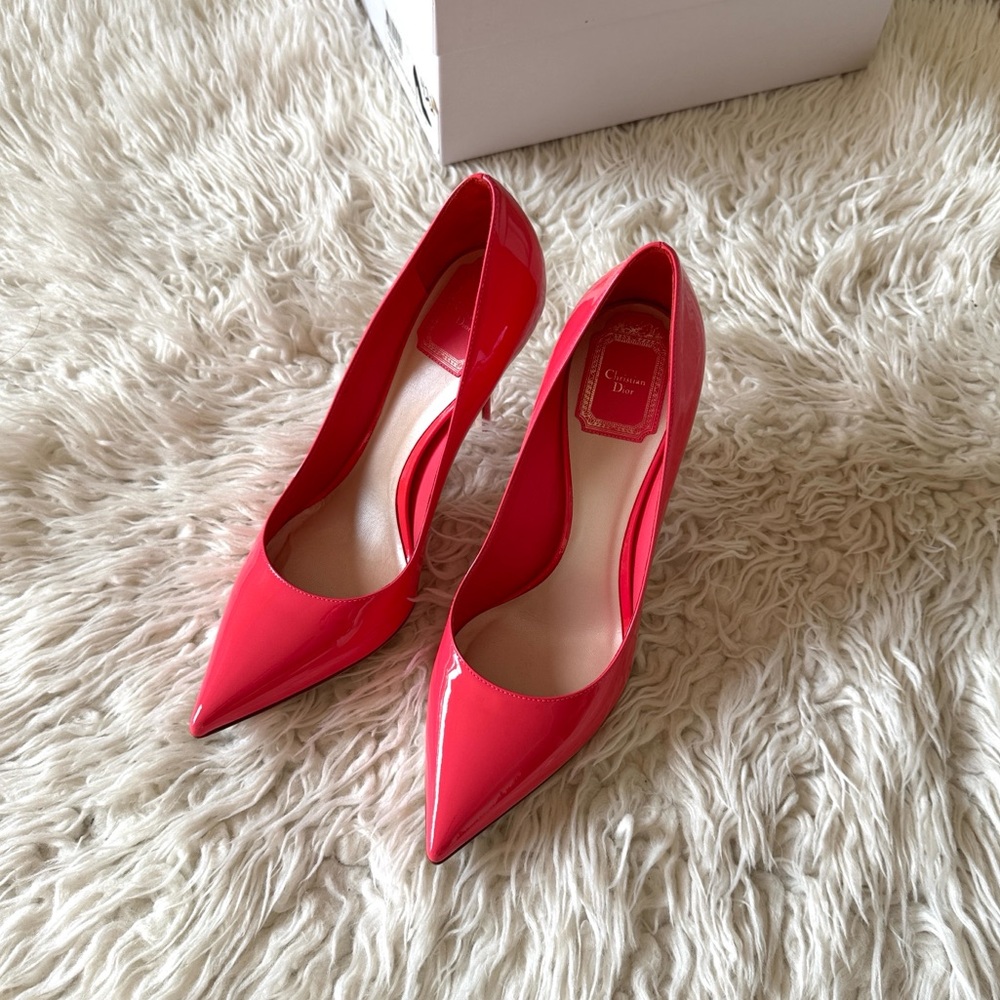 Christian Dior Chérie Patent Leather Pointed Toe Pumps Coral Pink 38 / US 7.5